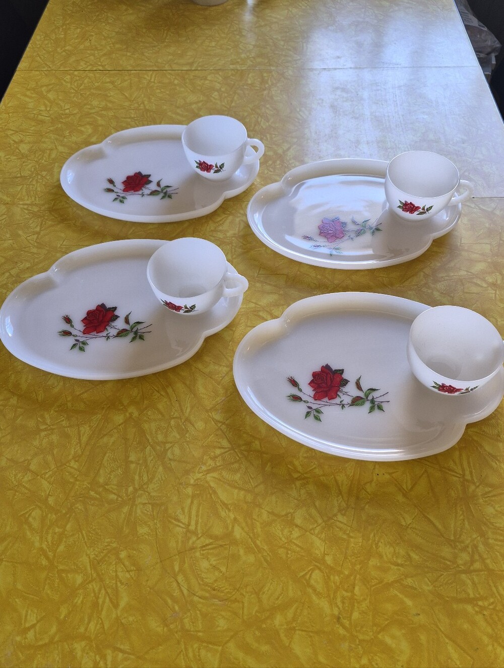 Federal Glass Rosecrest Snack Set
